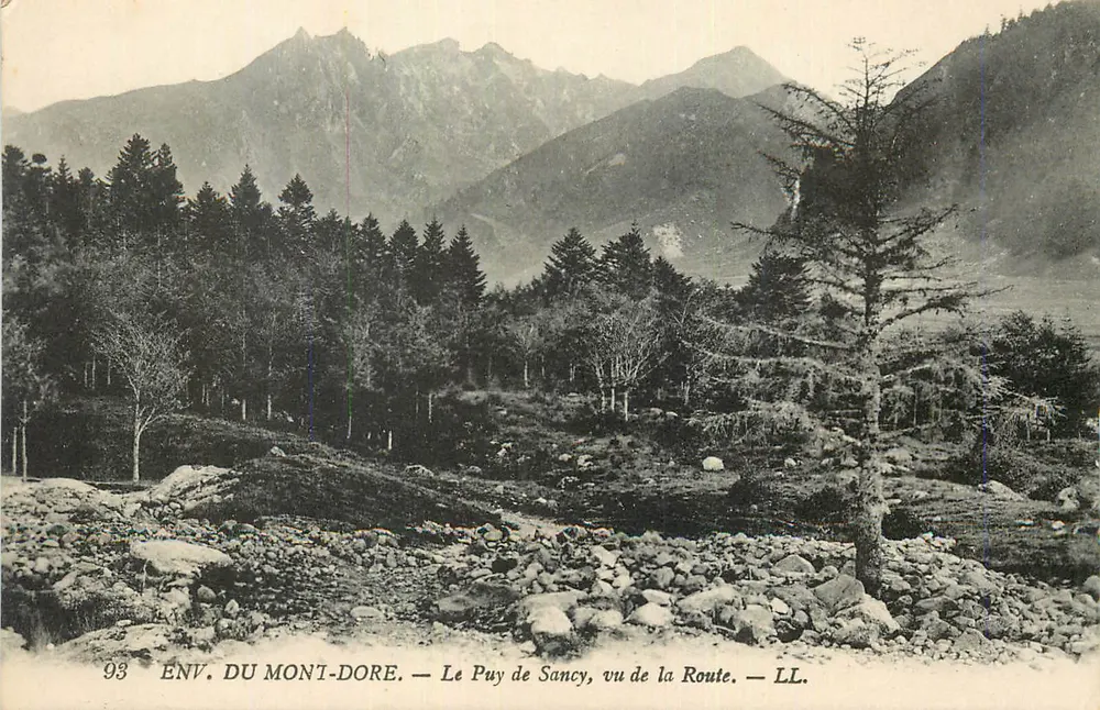 Umgebung von Mont-Dore — Le Puy de Sancy von der Straße aus gesehen — LL - Vorderseite