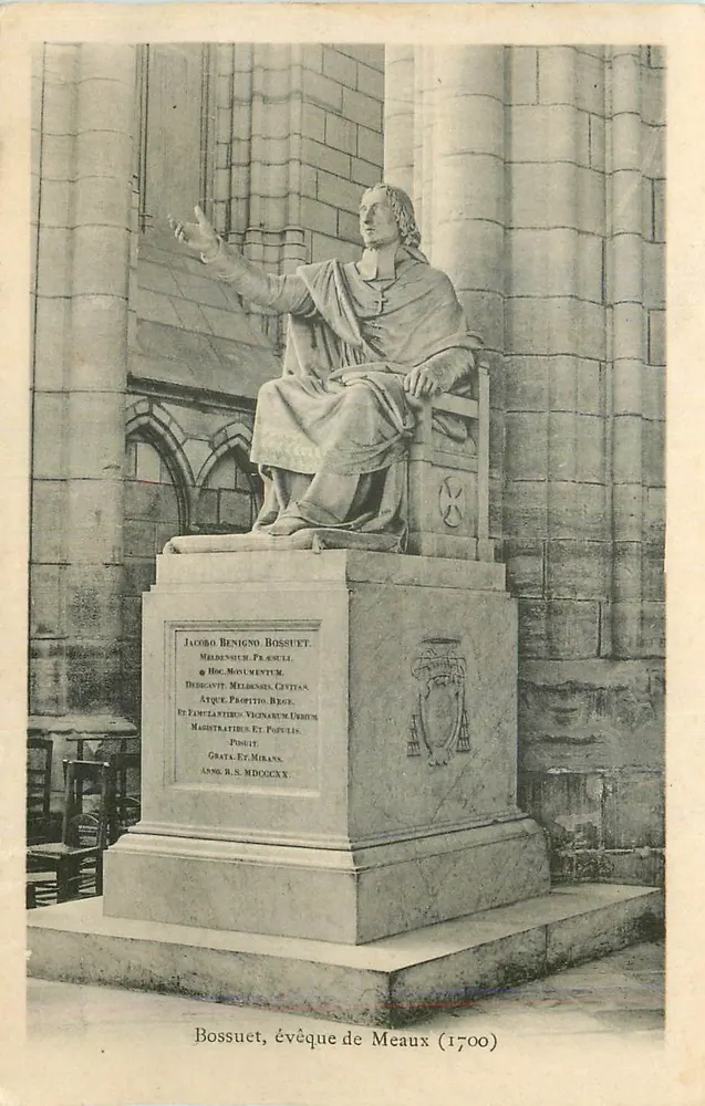 Estátua de Jacques-Bénigne Bossuet — bispo de Meaux (1700) — Grata et Mirans - Frente