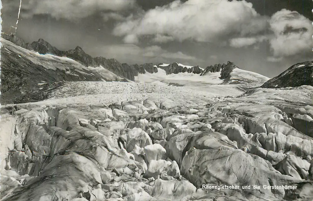Rhôneglacier et les Gerstenhörner — vue panoramique du glacier et des sommets enneigés - Frente