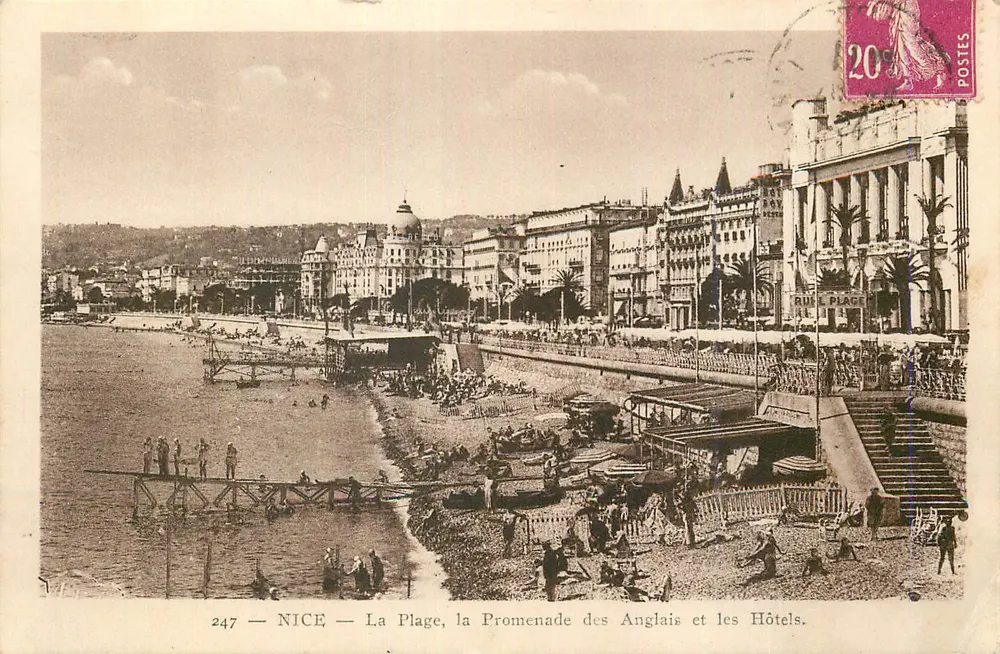 NICE — Die Strandpromenade, die Promenade des Anglais und die Hotels — unbekannter Verlag, Nr. 247 - Vorderseite