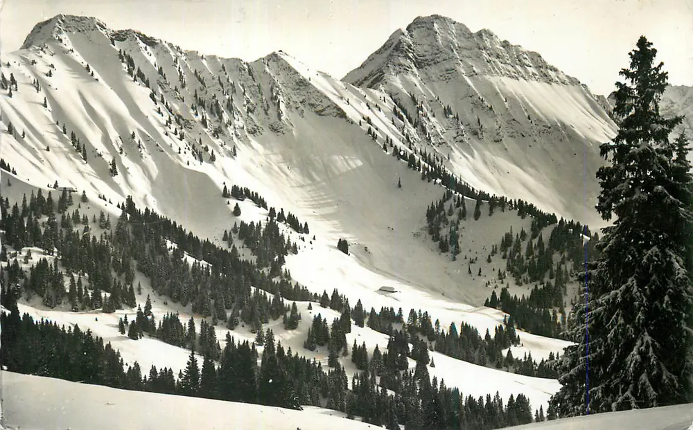 Montanhas nevadas — vista alpina — editor não identificável - Frente