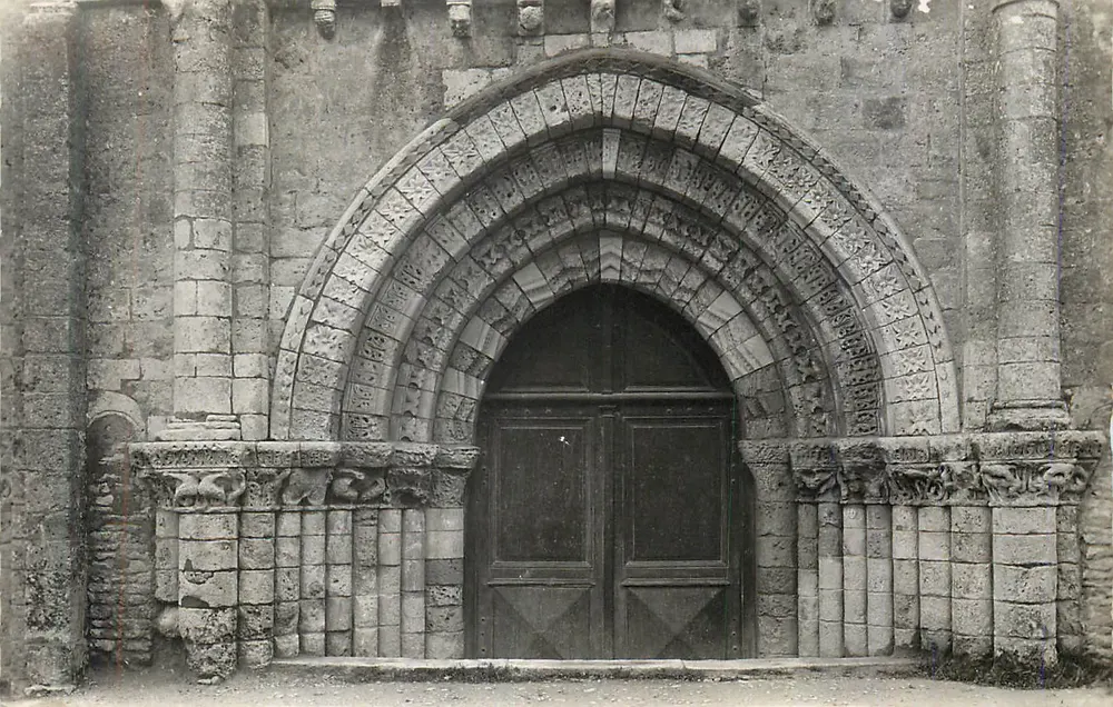 Römischer Portal der Kirche — geschnitzte Details — unbekannter Verleger - Vorderseite