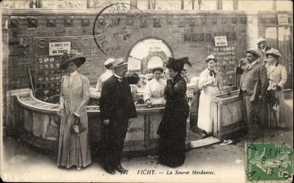 Vichy — A Fonte das Senhoras — Editor: P. Bucquet, n° 197 - Frente