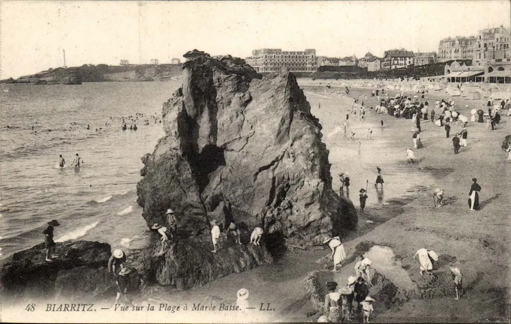 Biarritz — Vista da Praia com Maré Baixa — LL. n°48 - Frente