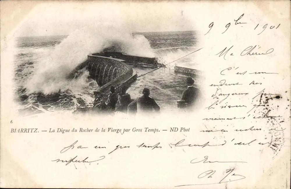 Biarritz — La Digue du Rocher de la Vierge par Gros Temps — ND Pbot - Recto