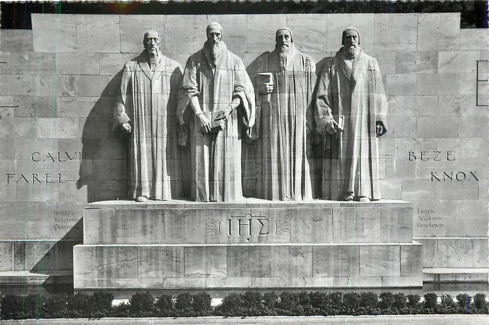 Estátuas dos Pais da Igreja Reformada — Calvino, Farel, Béza, Knox — Instituição da Religião Cristã, Genebra - Frente