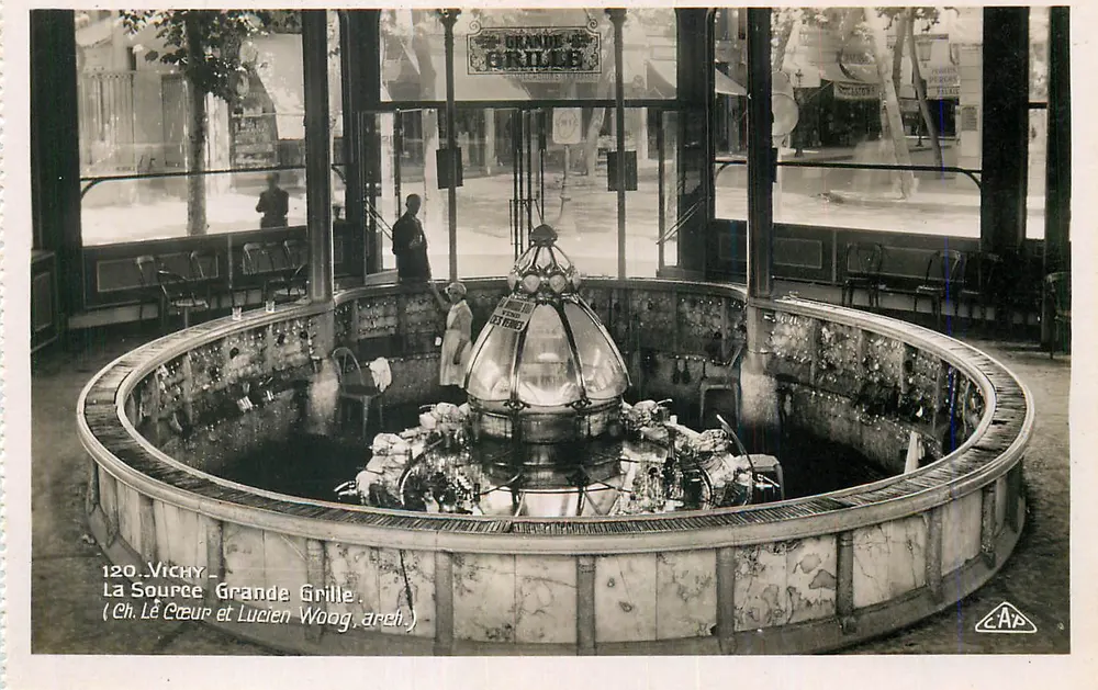 Vichy — Ansicht der Grande Grille-Quelle — Ch. Lé Crœur und Lucien Woog, arch. - Vorderseite