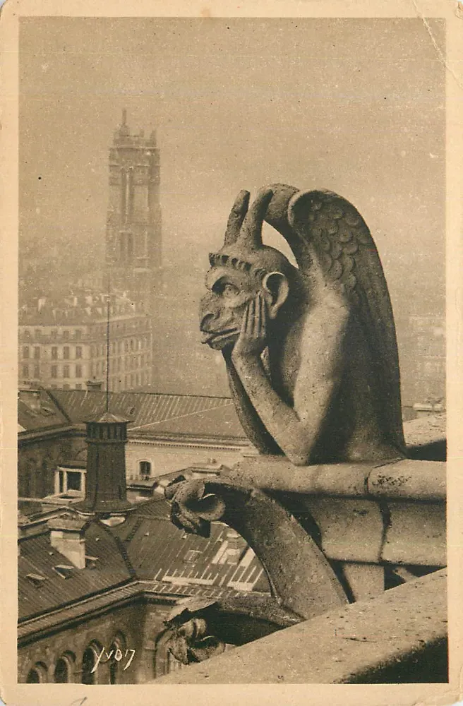 Gargoyle — Steinstatue auf dem Dach — Verlag Y.07 - Vorderseite