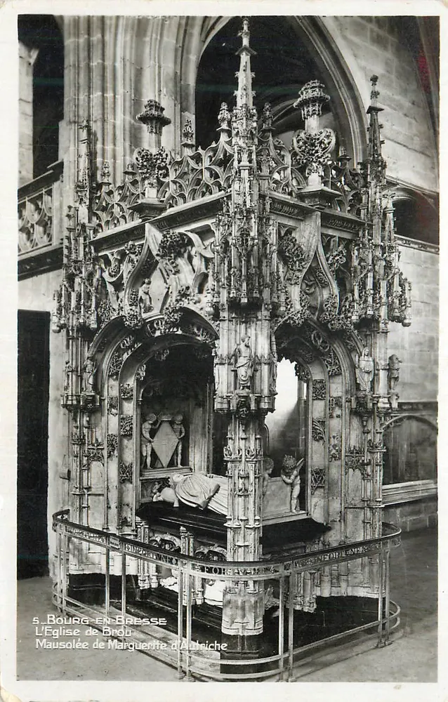 Bourg-en-Bresse — Die Kirche von Brûne — Mausoleum von Marguerite d'Albriche - Vorderseite
