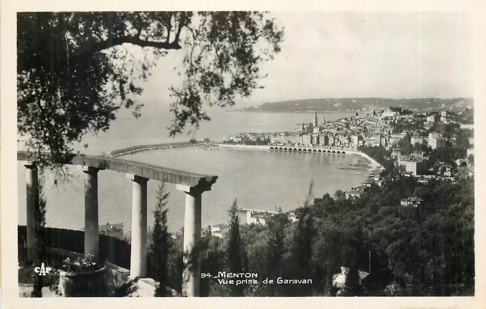 Menton — Vista tirada de Garavan — CAP - Frente