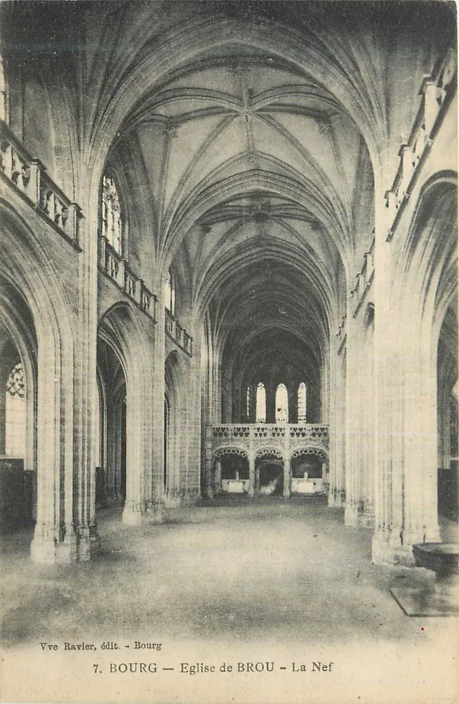 Bourg — Igreja de Brou — A Nave — Vve Ravier, editora — Bourg - Frente