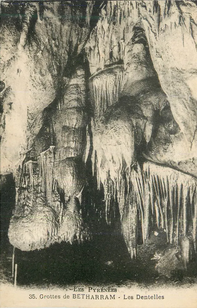 Grotten van BETHARRAM - Les Dentelles — De Pyreneeën - Voorkant