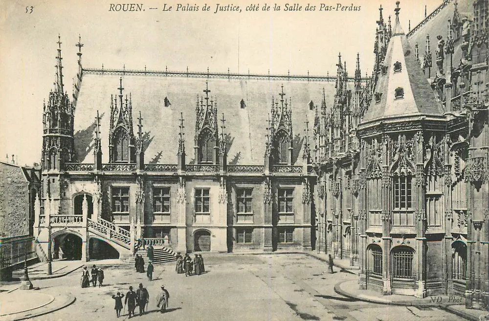 Rouen — Das Palast der Justiz, Seite des Saals der Verlorenen Schritte — ND Phot. - Vorderseite