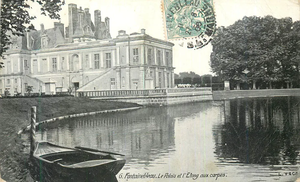 Fontainebleau — Das Schloss und der Karpfenteich — L. YZCU - Vorderseite