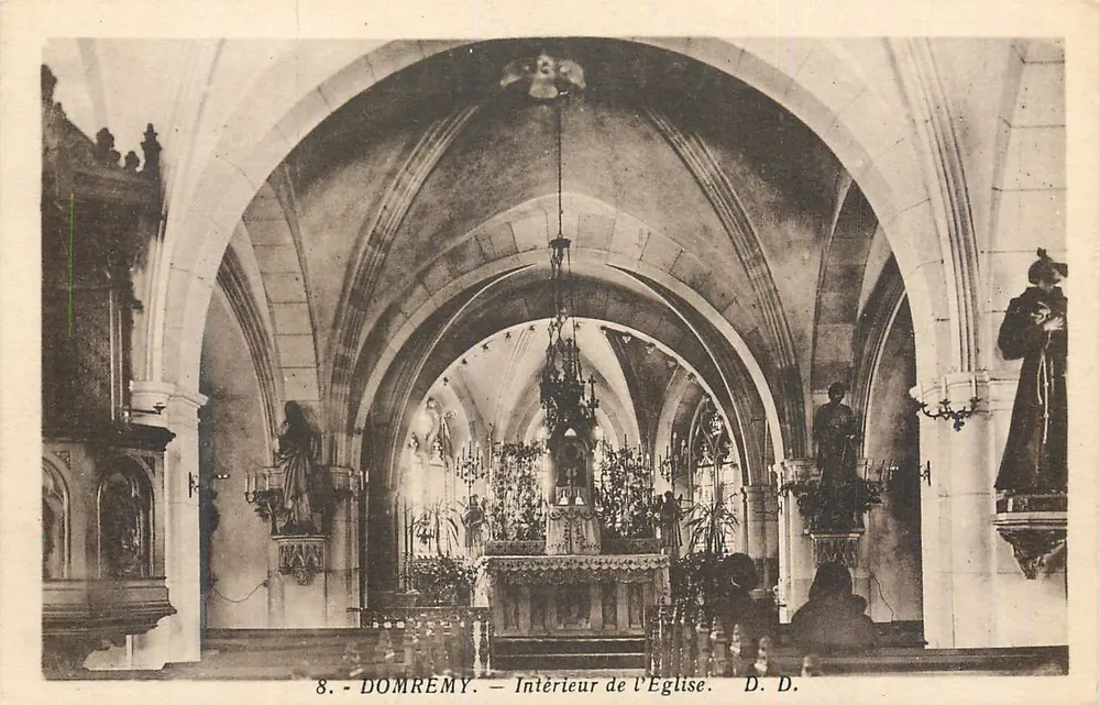 Domrémy — Interior da Igreja — D. D. - Frente