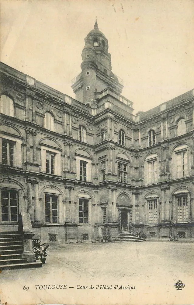 Toulouse — Cour de l'Hôtel d'Assézat — éditeur inconnu, n° 69 - Recto