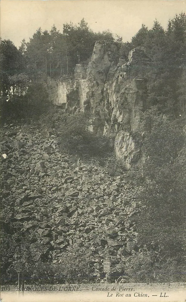 Bagnolles-de-l'Orne — Cascata de Pierre, Le Roc au Chien — LL. - Frente