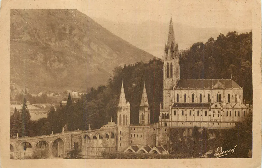 Igreja de São Pedro de Chambéry — vista panorâmica — Doucet - Frente