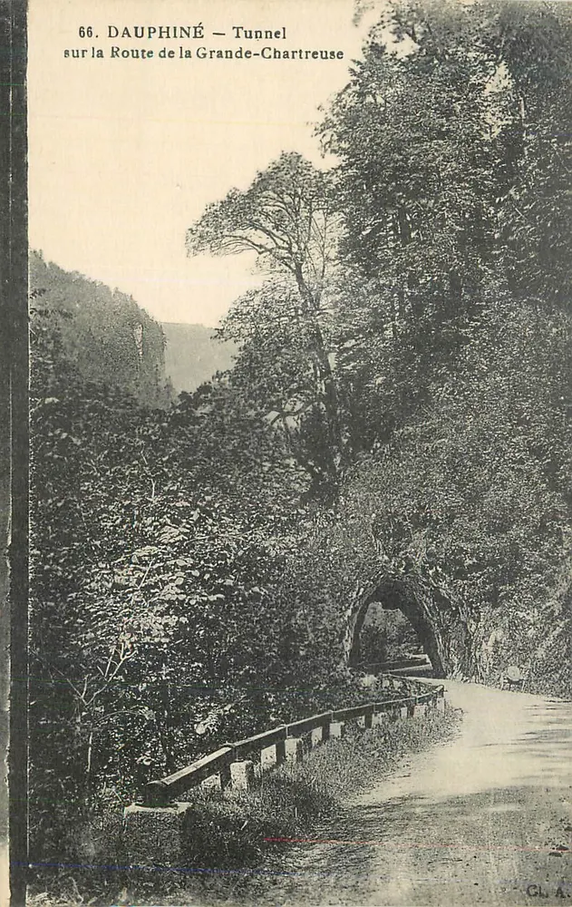 Dauphiné — Tunnel sur la Route de la Grande-Chartreuse — GLA - Recto