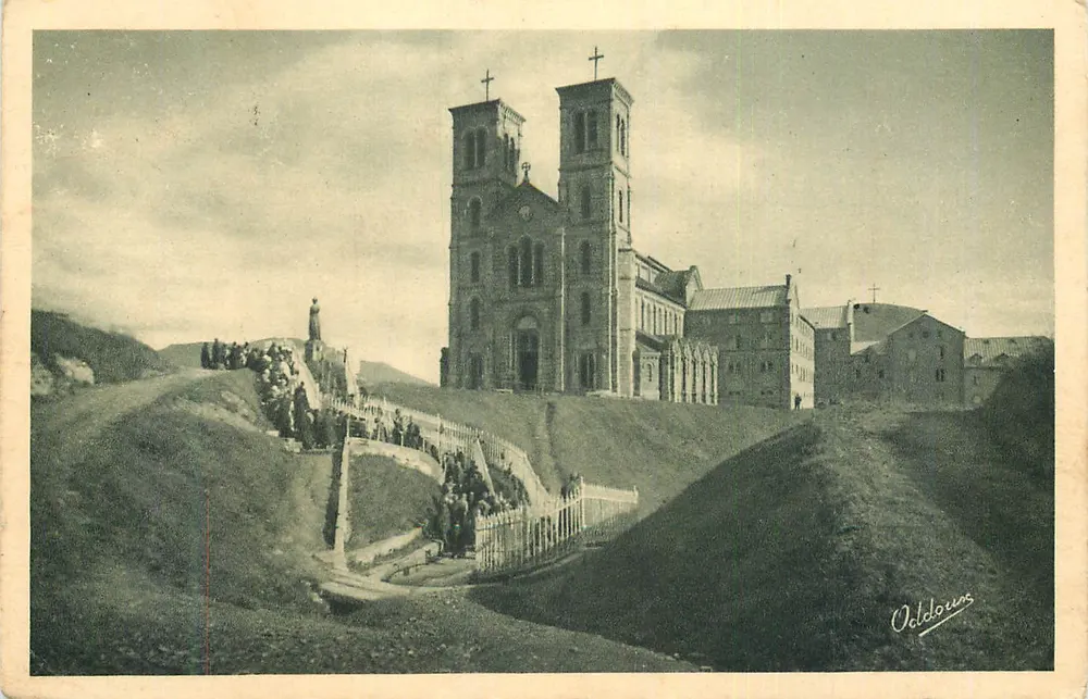 Abtei Sainte-Croix d'Oldoux — Panoramablick — Oldoux - Vorderseite