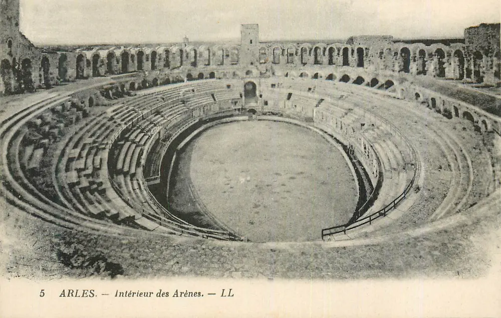 Arles — Interior das Arenas — LL - Frente