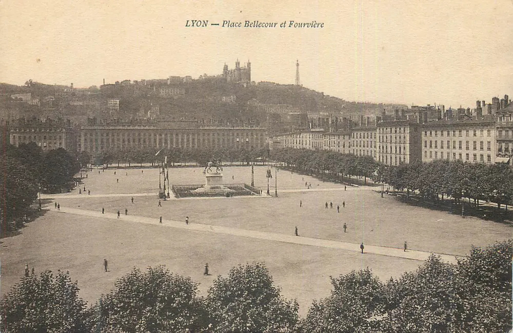 LYON — Place Bellecour en Fourvière - Voorkant