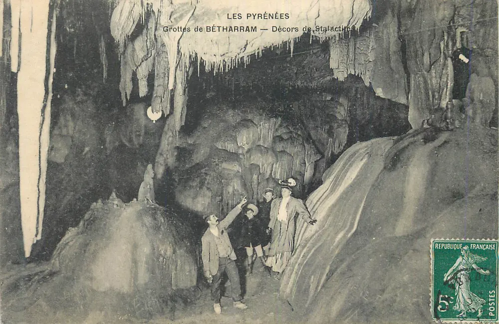 Grotten van Bétharram — Decoraties van Stalactieten — De Pyreneeën - Voorkant