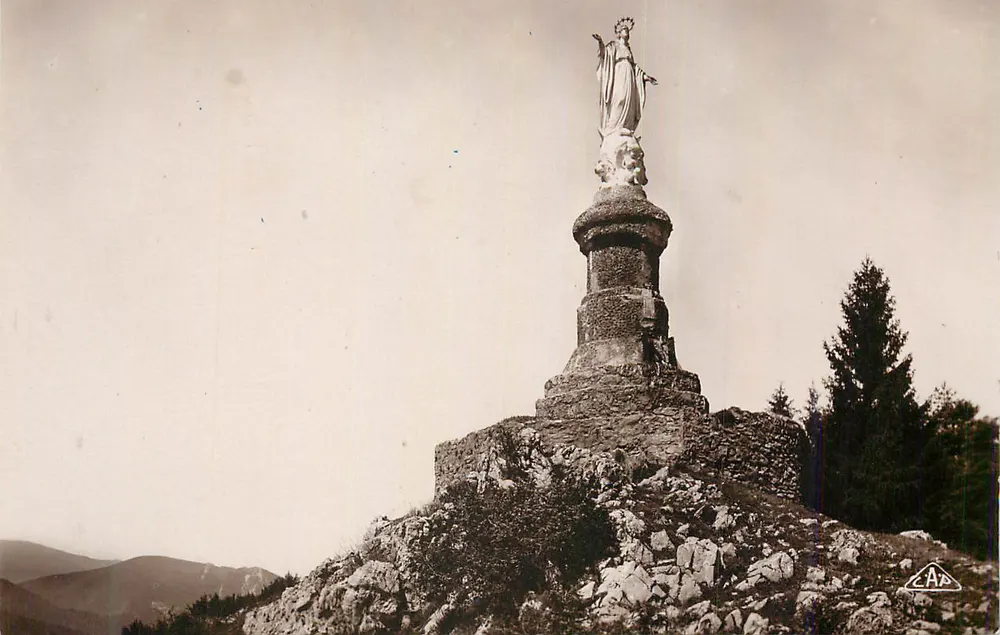 Statue der Jungfrau Maria — Denkmal mit aufgesetzter Statue — Verlag C.A.P. n° 147 - Vorderseite