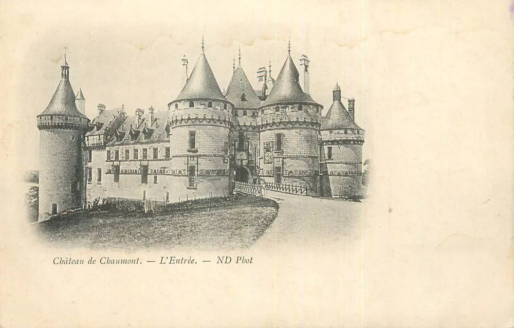 Castelo de Chaumont — A Entrada — ND Phot - Frente