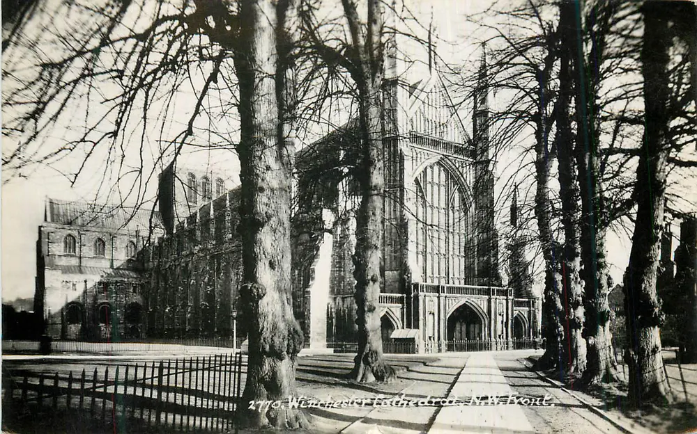 Catedral de Worcester — Frente N.O. — 2770 - Frente