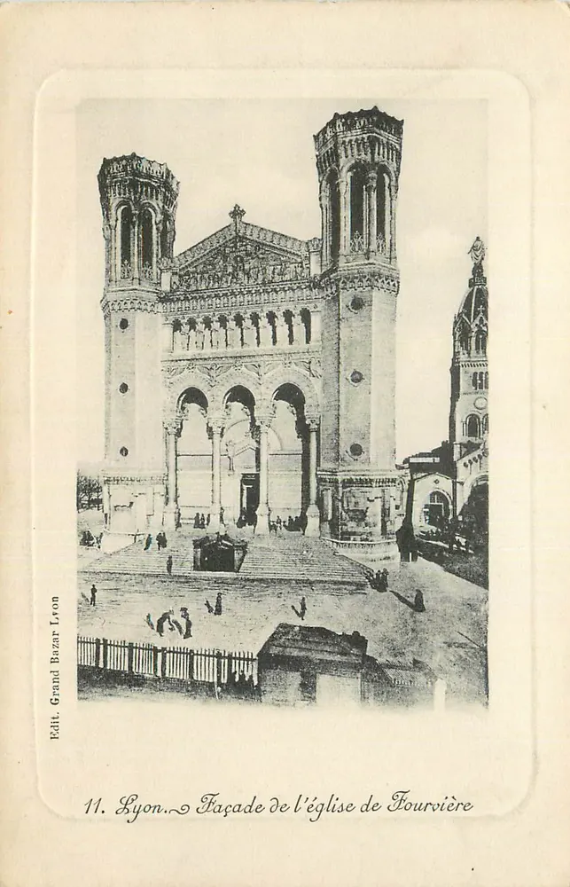 Lyon — Fachada da Igreja de Fourvière — Edit. Grand Bazar Lyon, n°11 - Frente