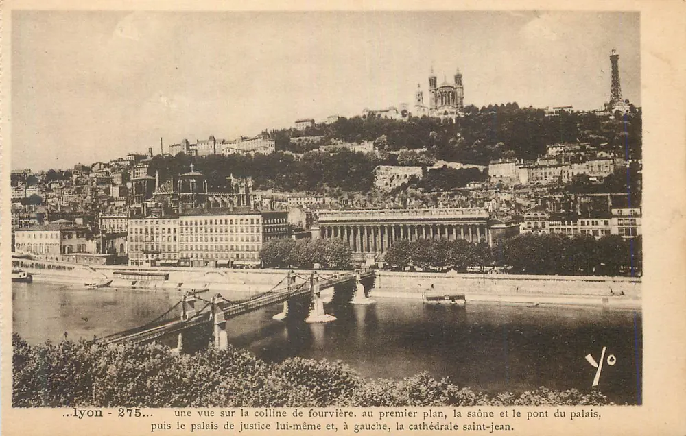 Lyon — Blick auf den Fourvière-Hügel, das Gerichtsgebäude und die Kathedrale Saint-Jean — Lyon 275 - Vorderseite