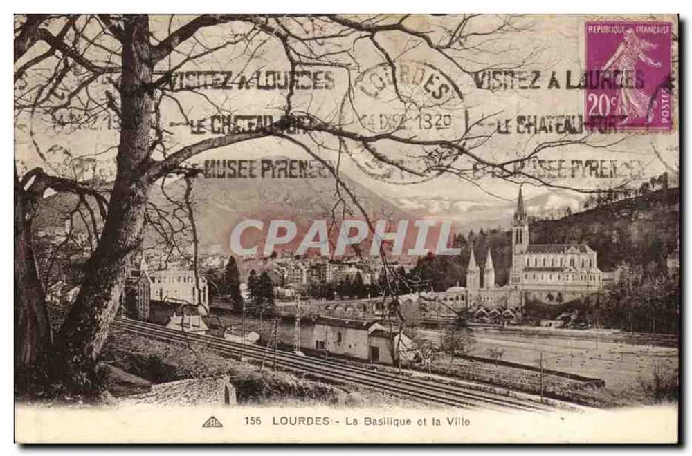 Lourdes - A Basílica e a Cidade — Bilhete postal antigo n°156, editor ARA - Frente