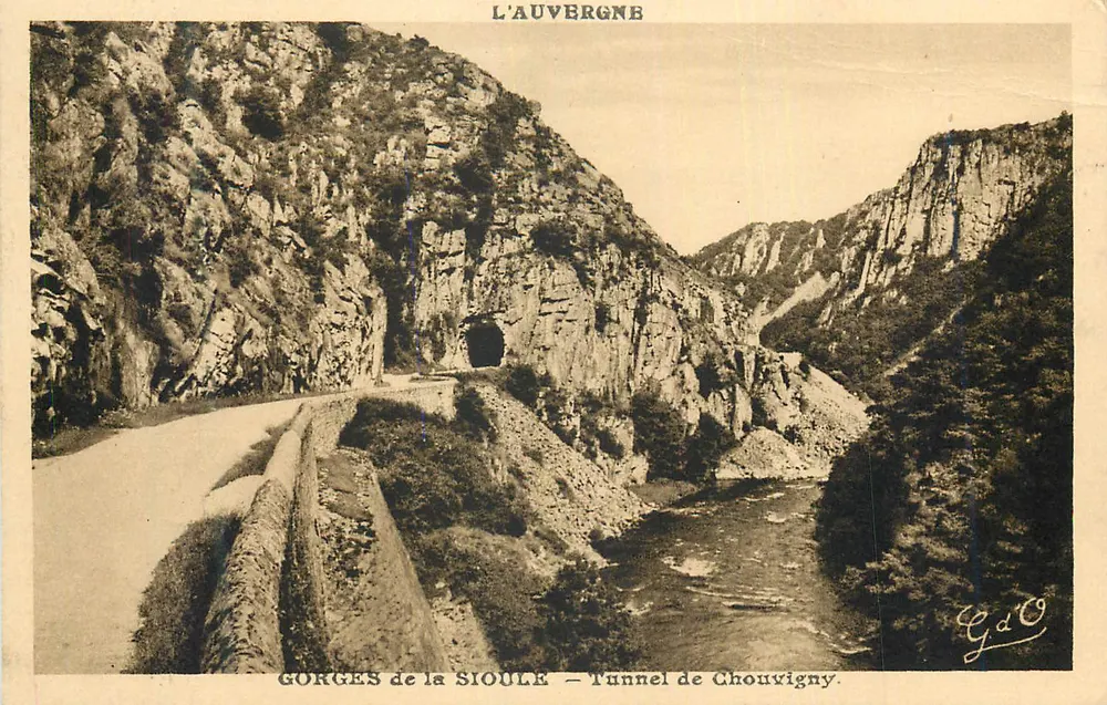 Schluchten der Sioule — Chouvigny-Tunnel — Auvergne - Vorderseite