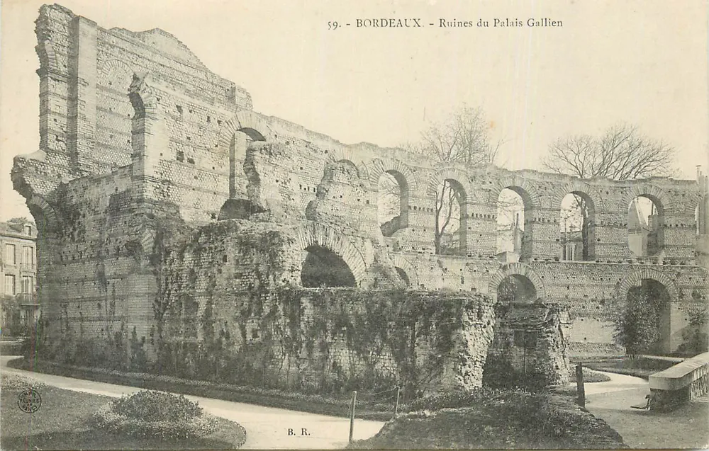Bordeaux — Ruínas do Palácio Gallien — B. R. n° 59 - Frente