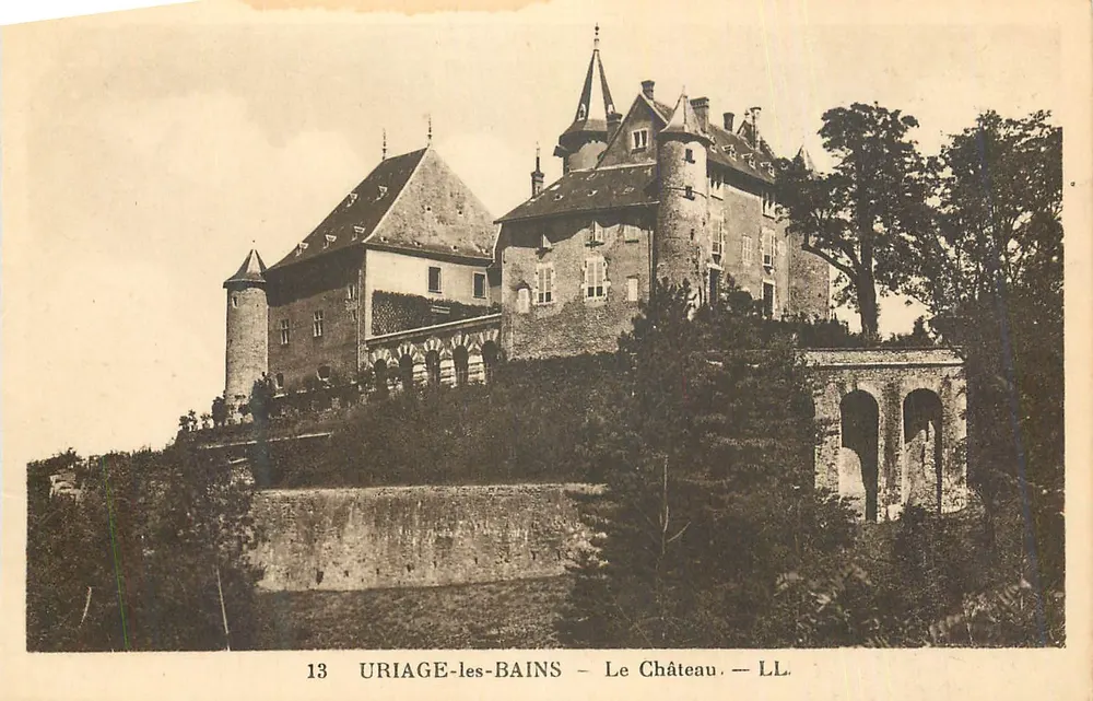Uriage-les-Bains — O Castelo — LL - Frente