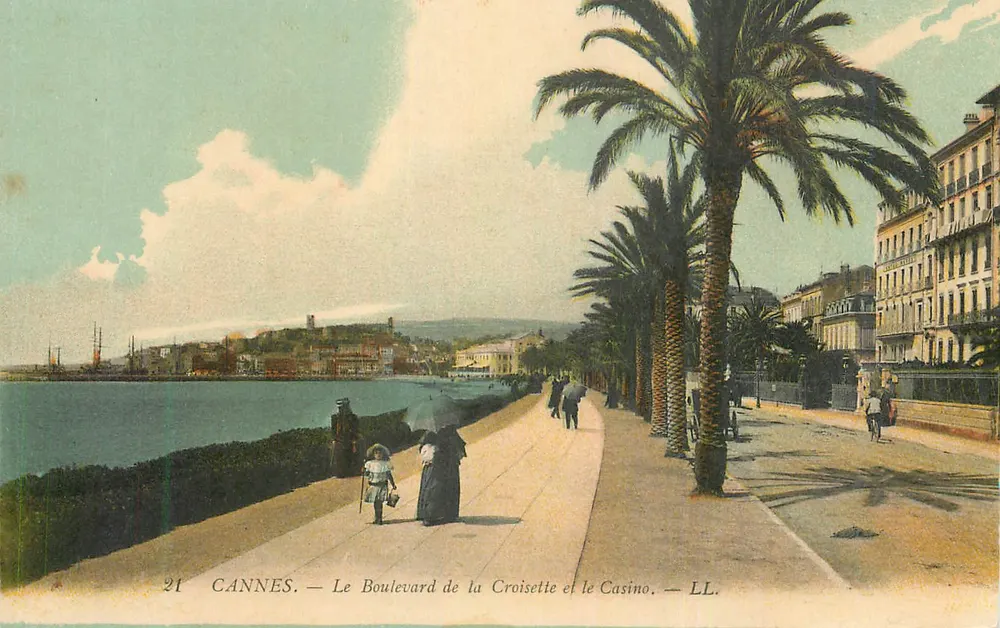 CANNES — Der Boulevard de la Croisette und das Casino — LL. - Vorderseite