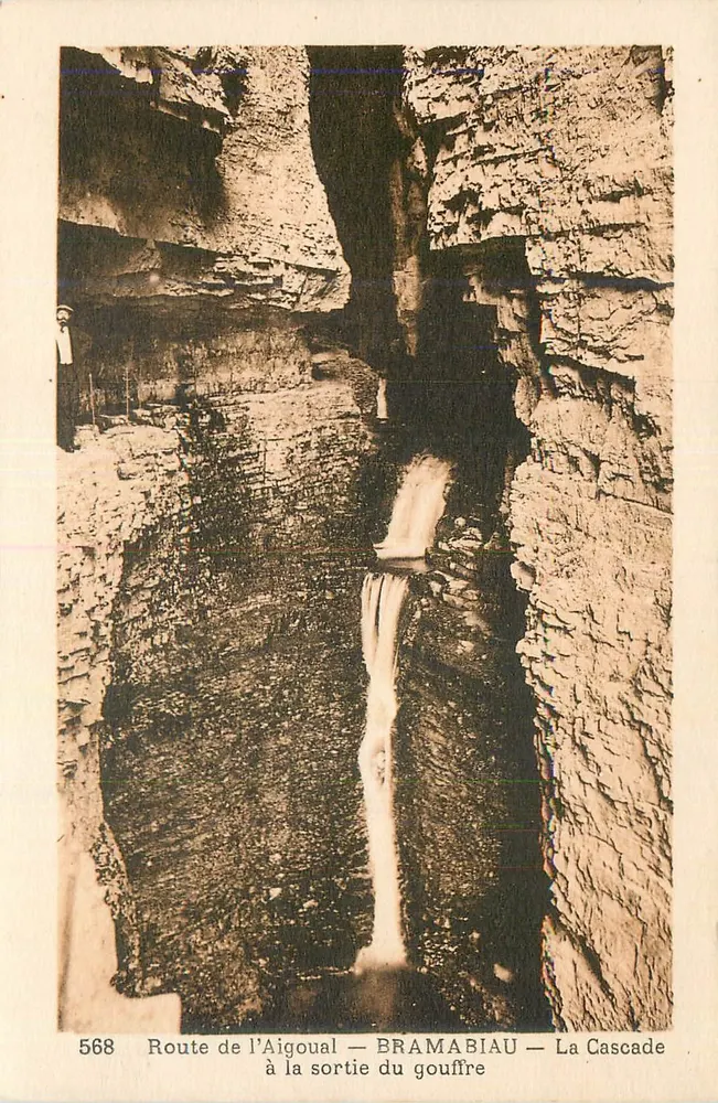 Route de l'Aigoual — Bramabiau — Die Wasserfall am Ausgang des Gouffres — Nr. 568 - Vorderseite