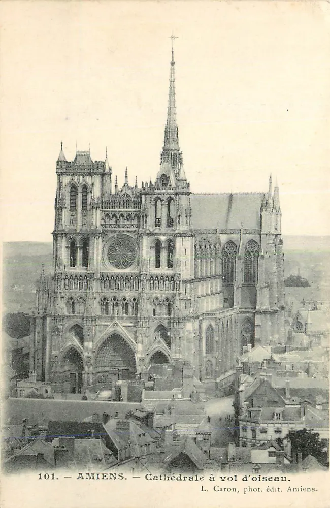 Amiens — Catedral vista de cima — L. Caron, fot. edit. Amiens, n° 101 - Frente
