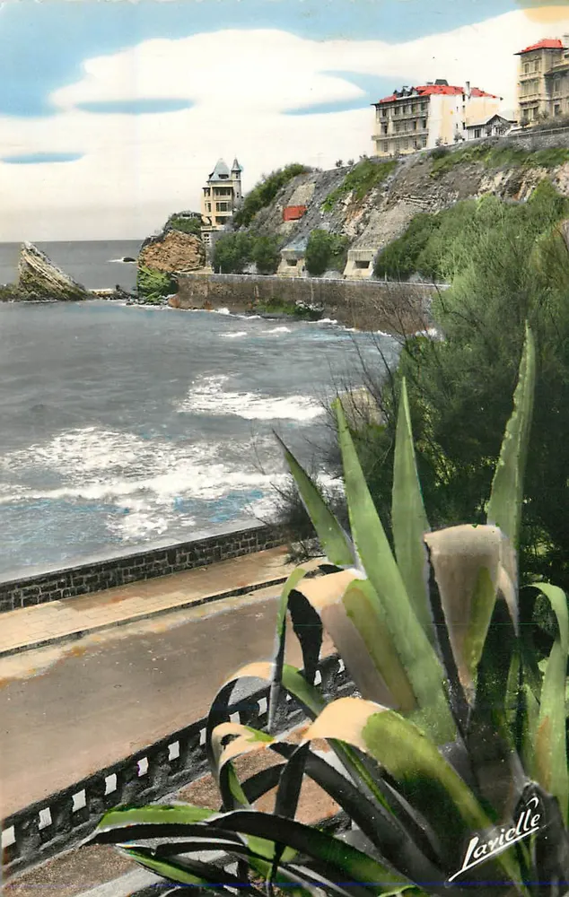 Ansicht der Küste in Biarritz — Verlag Larielle, Seriennummer nicht sichtbar - Vorderseite