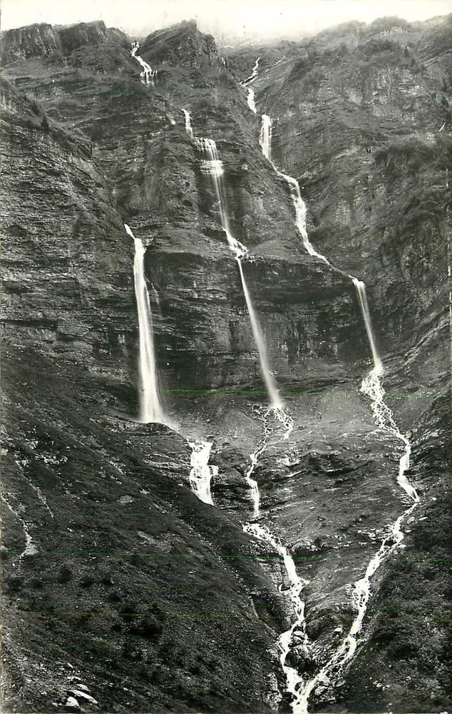 Wasserfälle — Panoramablick — Verlag unbekannt - Vorderseite