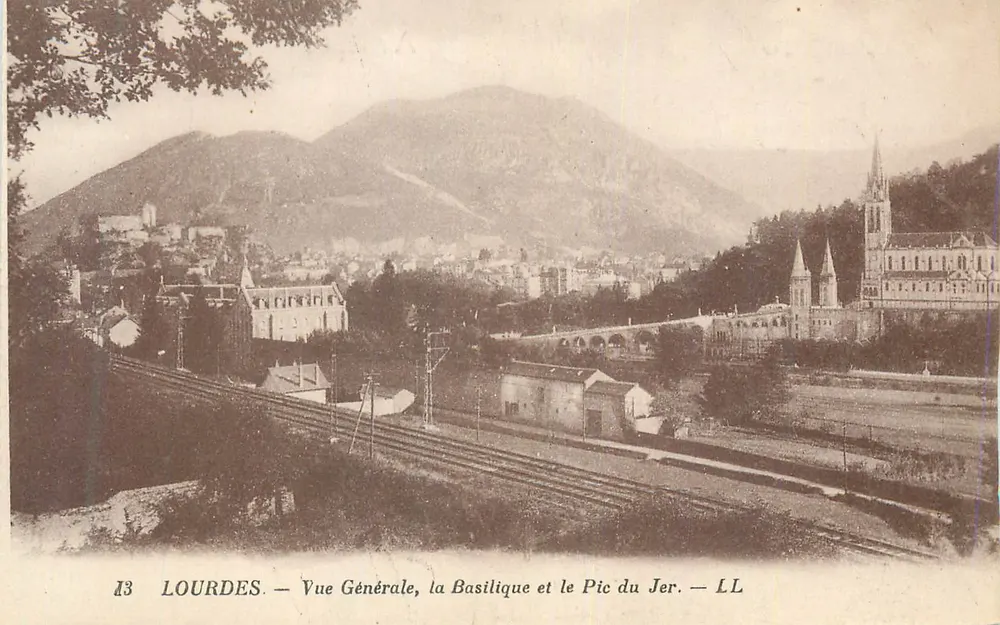 Lourdes — Allgemeiner Blick, die Basilika und der Pic du Jer — LL - Vorderseite