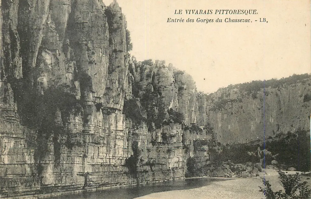Eingang zu den Gorges du Chassezac — pittoreskes Vivaraïs — LB - Vorderseite