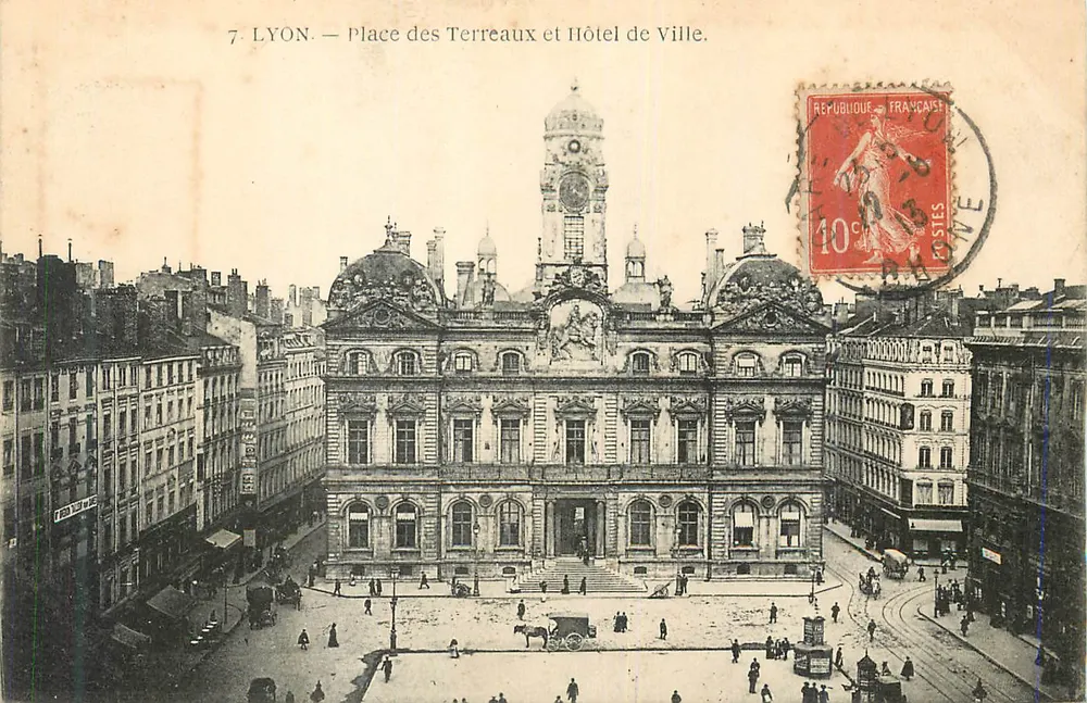 LYON — Place des Terreaux und Rathaus — Verlag FRANCOISE - Vorderseite