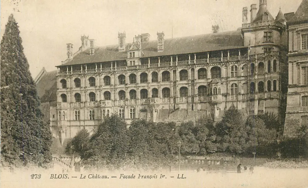 Blois — Das Schloss — Facade François Ier — LL. - Vorderseite