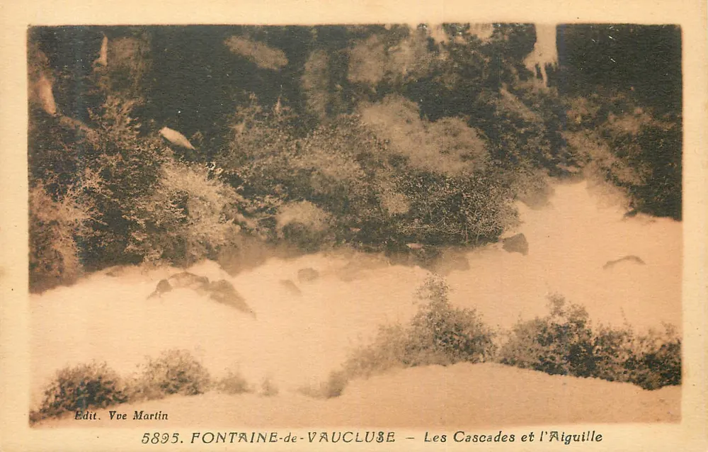 Fontaine-de-Vaucluse — Die Wasserfälle und die Nadel — Verlag Vve Martin n°5895 - Vorderseite