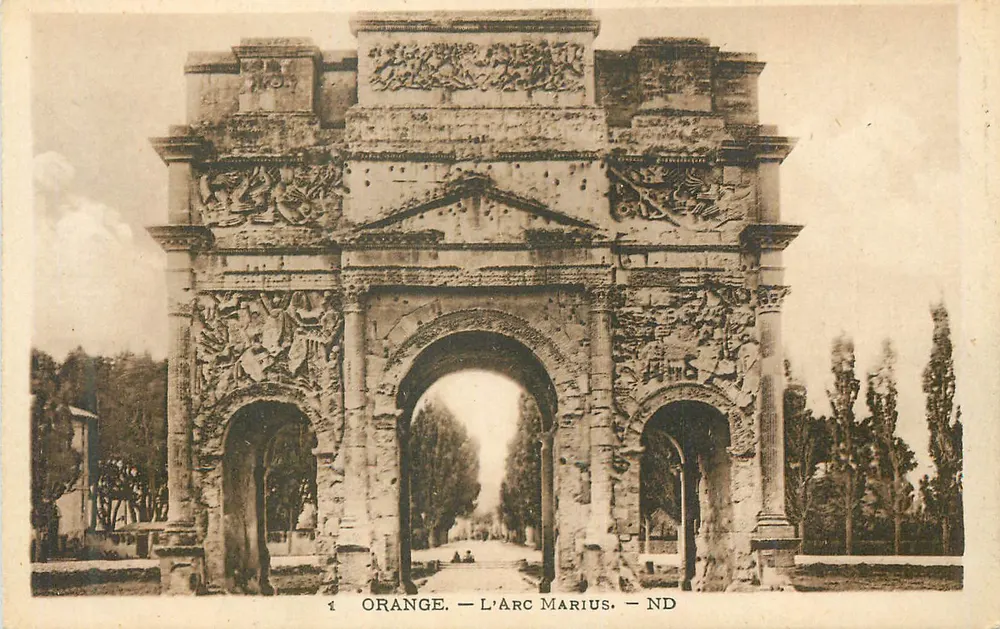 Orange — O Arco de Marius — ND - Frente
