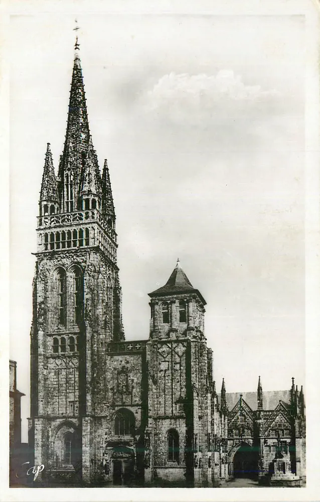 St. Peterskirche in Bayeux — Ansicht der Turm und Portal — Verlag Cap - Vorderseite