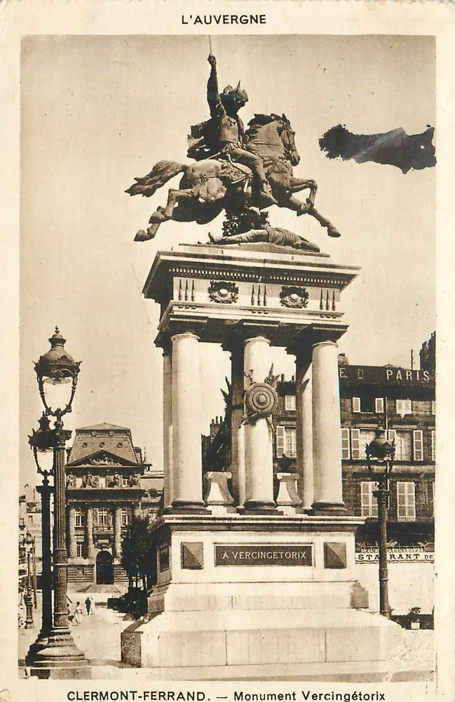 Clermont-Ferrand — Monument Vercingétorix - Voorkant