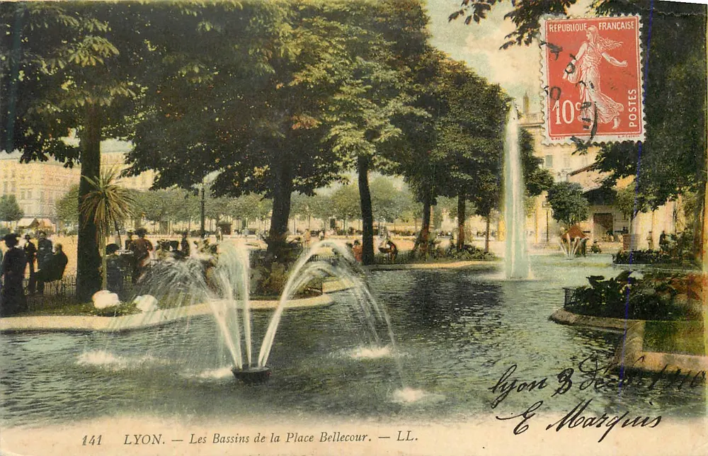 LYON — Die Becken der Place Bellecour — LL. — n° 141 - Vorderseite